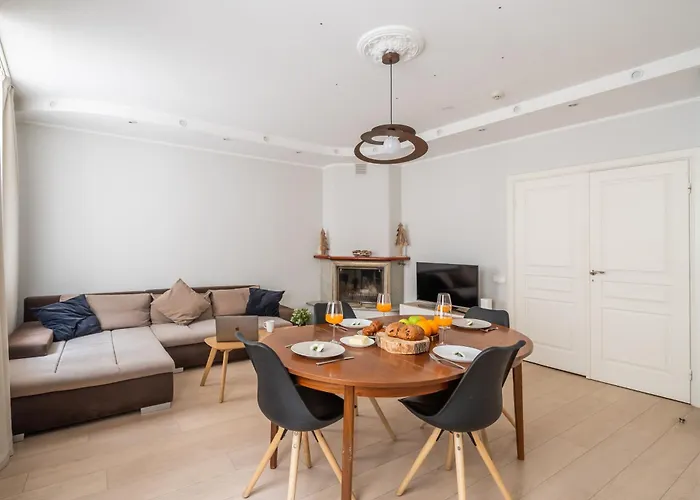 Old Town 82m2 - 2 Bedrooms Near Dome Cathedral *